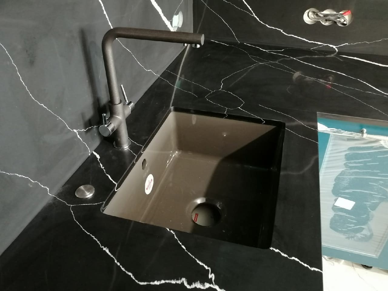 Готовое изделие. Кухня. Avant Quartz 7600 Калакатта ле Нор. Фото 4