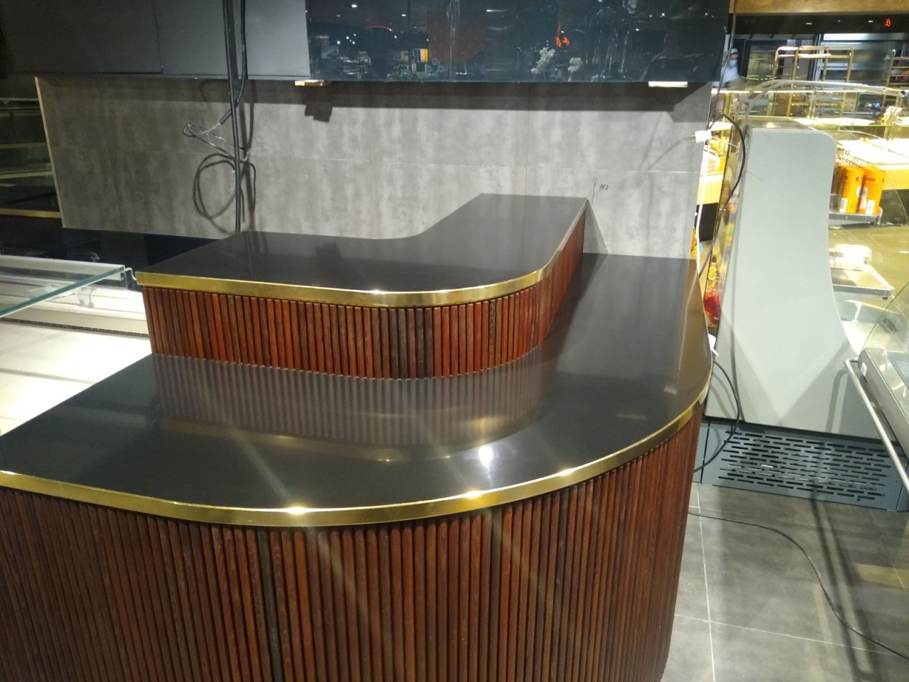 Готовое изделие. Коммерческие объекты. Avant Quartz 1030 Бержерак