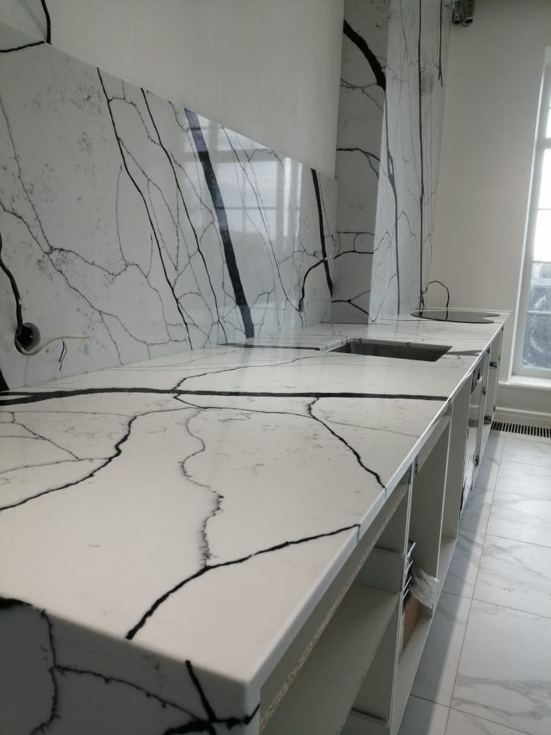 Готовое изделие. Кухня. Avant Quartz 7300 Calacatta Ajaccio. Фото 1
