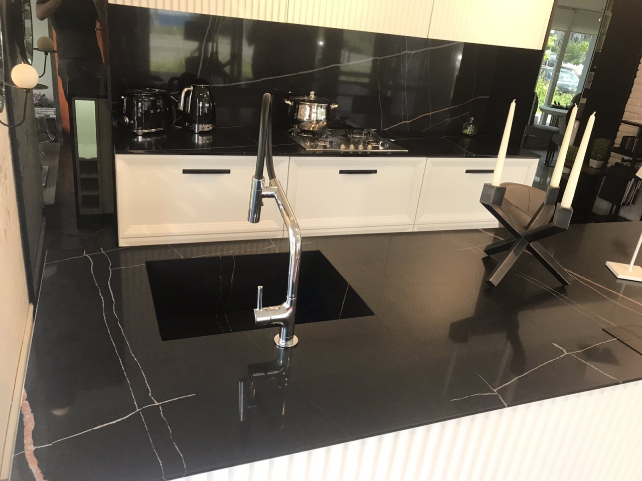 Готовое изделие. Кухня. Avant Quartz 7700 Calacatta Marseille. Фото 1