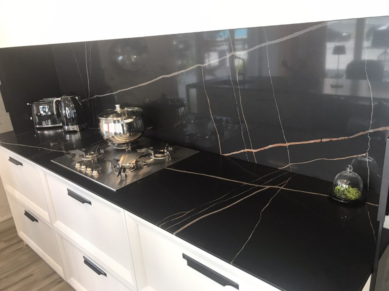 Готовое изделие. Кухня. Avant Quartz 7700 Calacatta Marseille. Фото 2