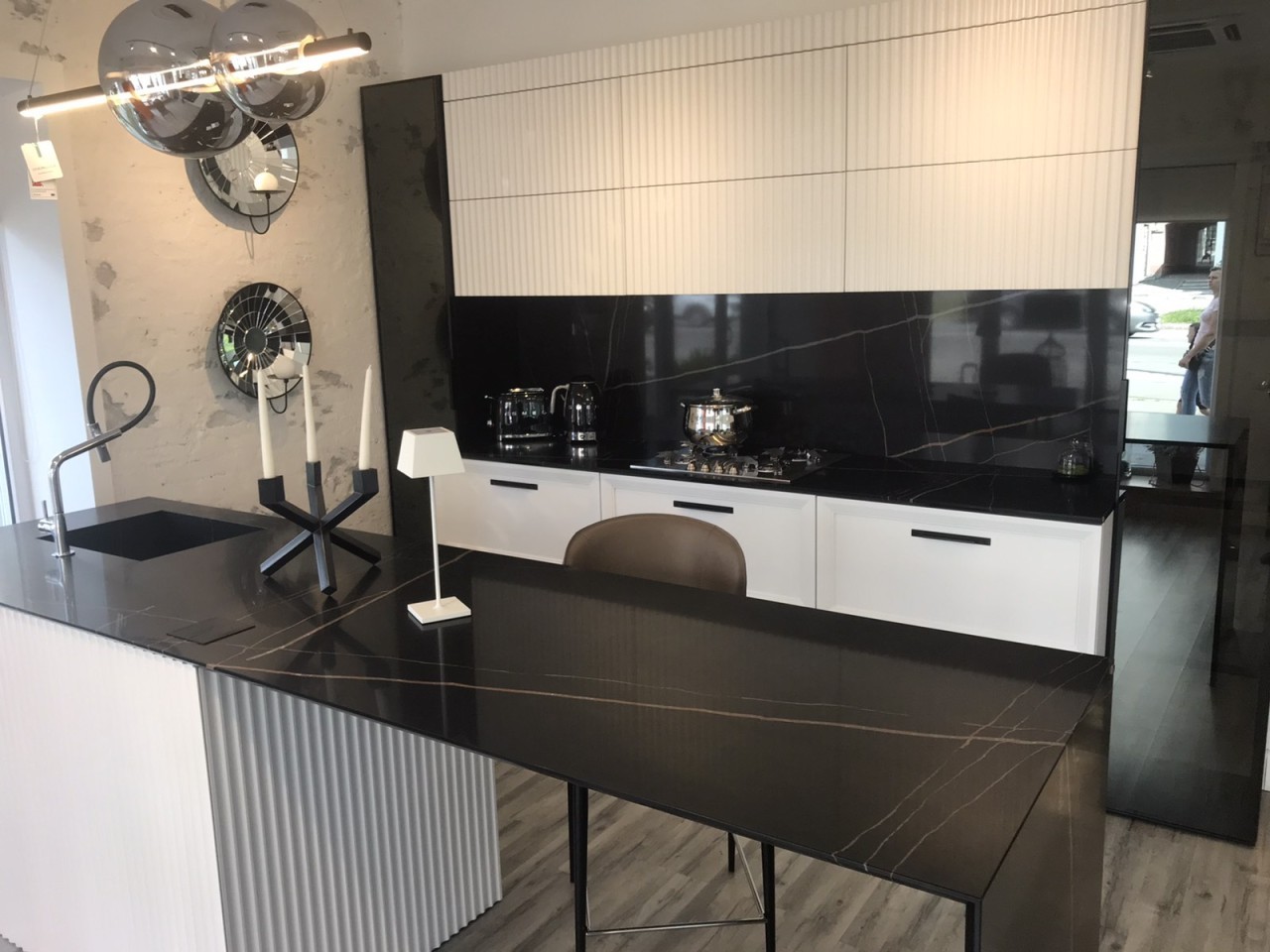 Готовое изделие. Кухня. Avant Quartz 7700 Calacatta Marseille