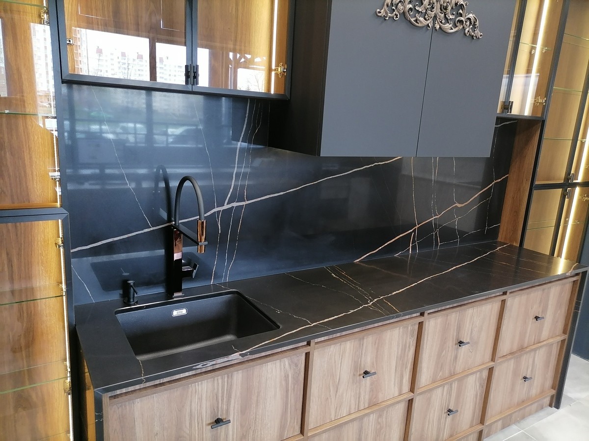 Готовое изделие. Кухня. Avant Quartz 7700 Calacatta Marseille