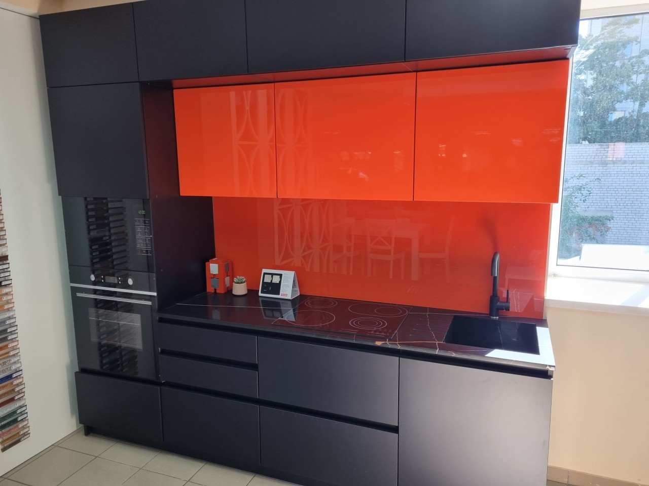 Готовое изделие. Кухня. Avant Quartz 7700 Calacatta Marseille