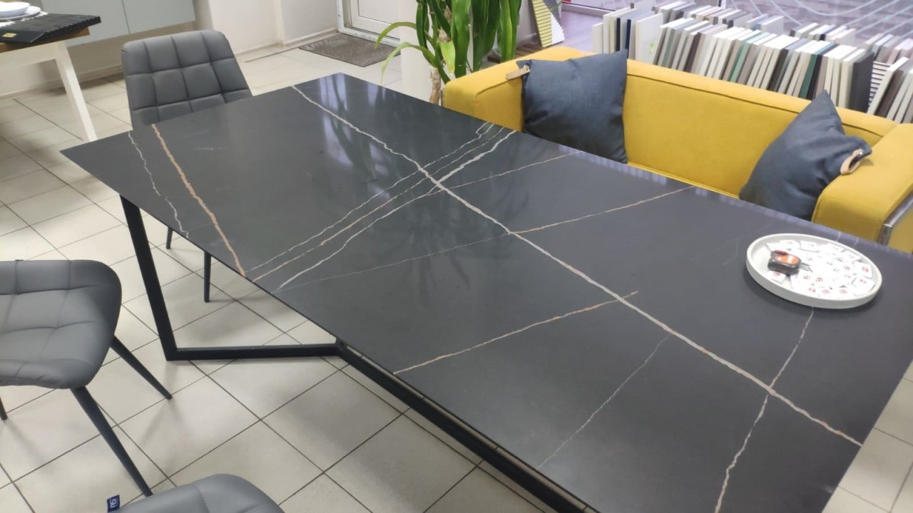 Готовое изделие. Жилые помещения. Avant Quartz 7700 Calacatta Marseille