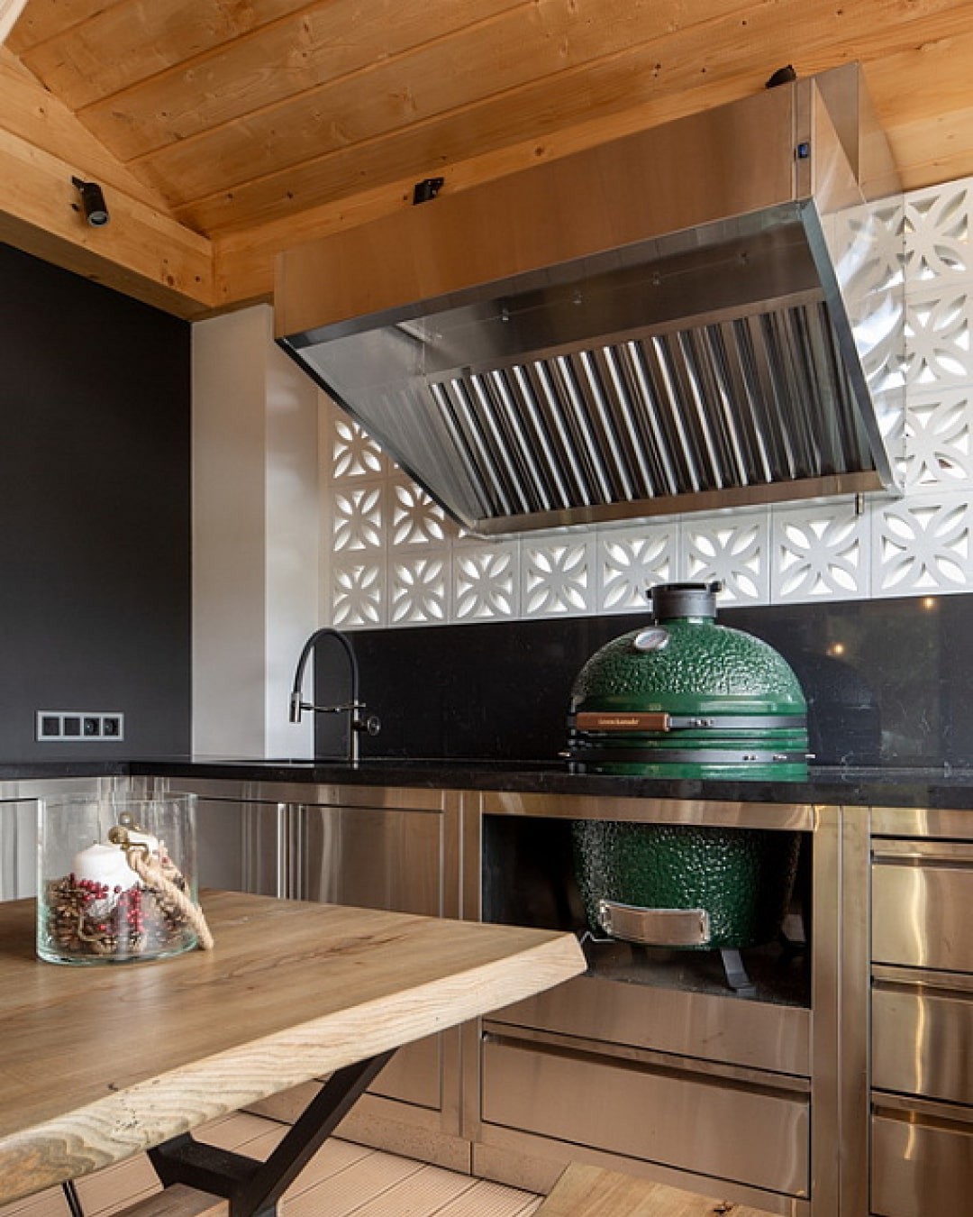 Готовое изделие. Кухня. GRANDEX Quartz GQ 510M Gothic Black. Фото 4
