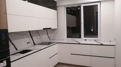 Готовое изделие. Кухня. Avant Quartz 7300 Калакатта Аяччо