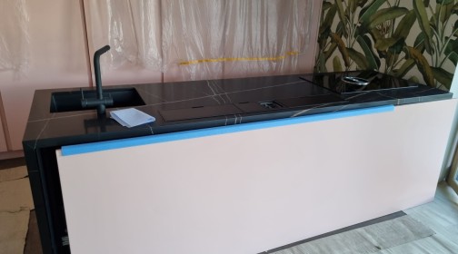 Готовое изделие. Кухня. Avant Quartz 7700 Calacatta Marseille