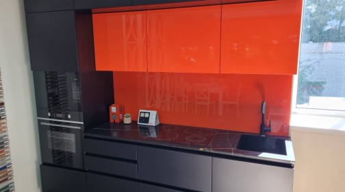 Готовое изделие. Кухня. Avant Quartz 7700 Calacatta Marseille