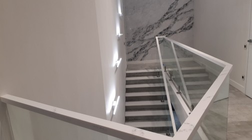 Готовое изделие. Ступени. NEOMARM NM 201 Calacatta Bianco